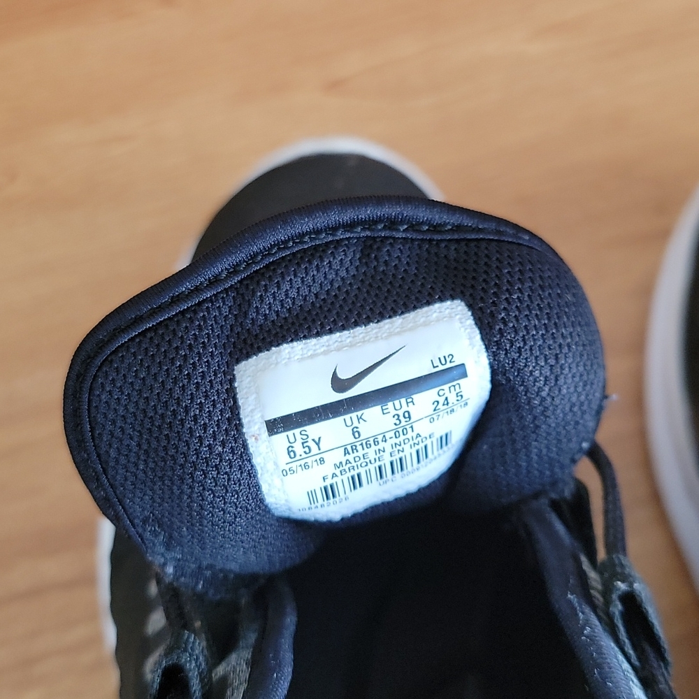 Nike Air Max Axis GS Black Pure Platinum